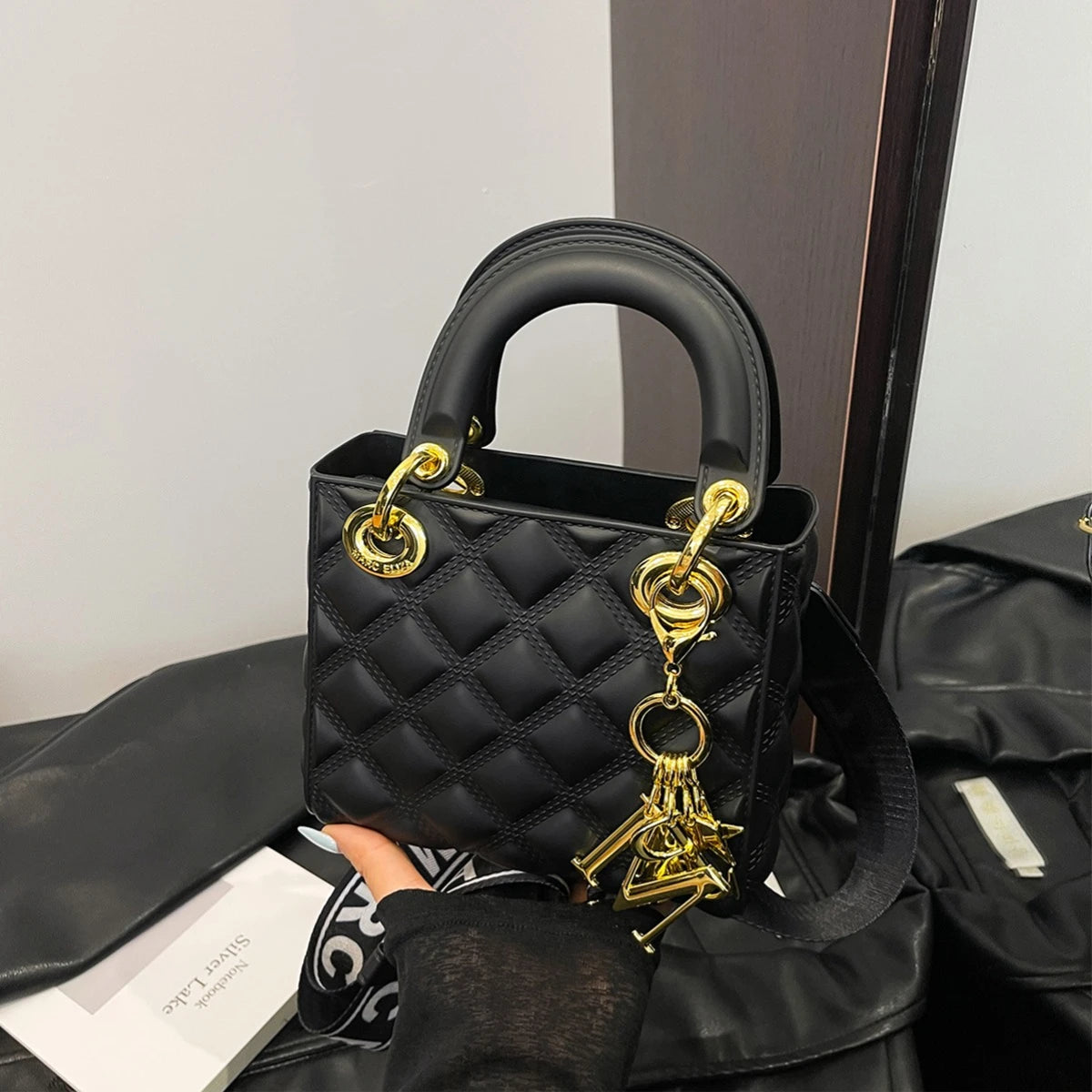 Mini Sac Matelassé Chic – Avec Bandoulière LargeSi