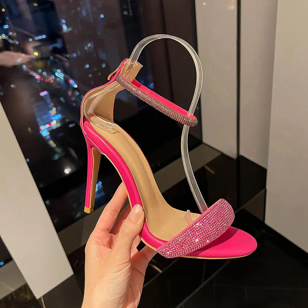 Sandales à Talons Dorées Élégance 2025 – GlowMis Collection