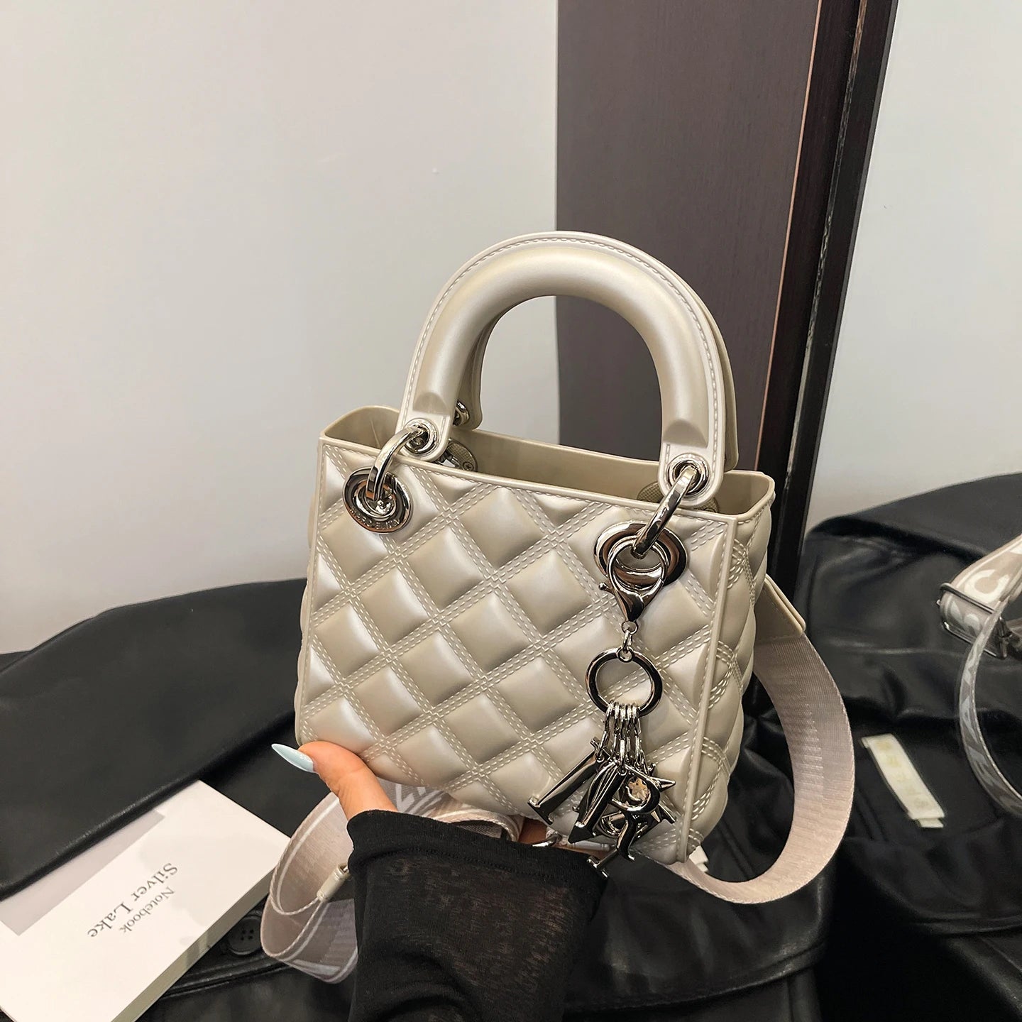 Mini Sac Matelassé Chic – Avec Bandoulière LargeSi