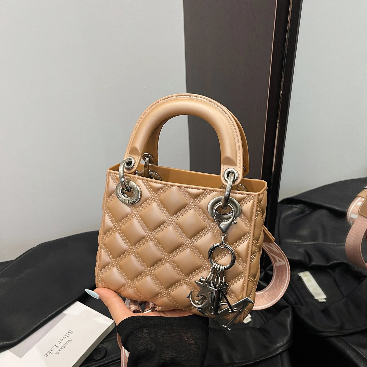 Mini Sac Matelassé Chic – Avec Bandoulière LargeSi