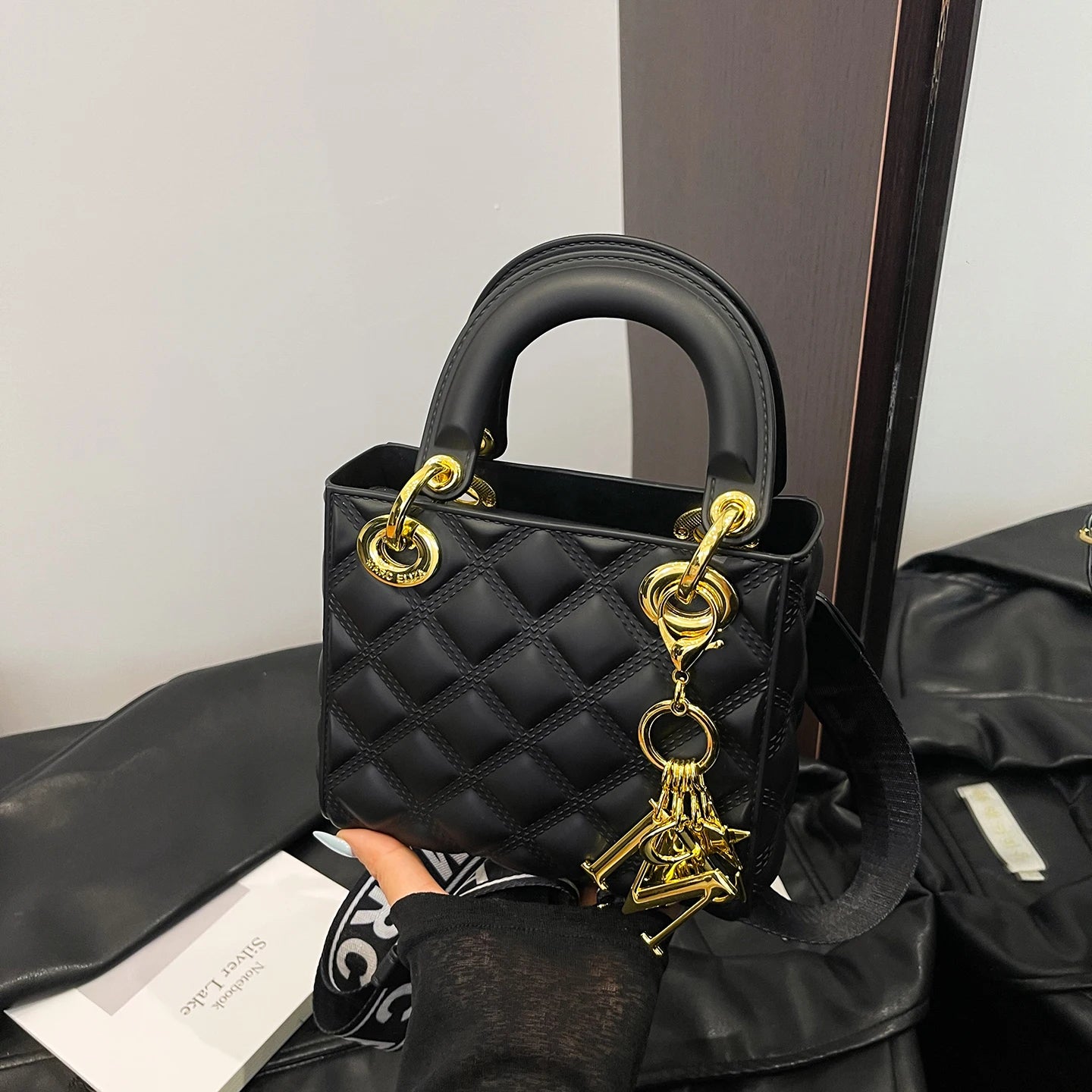 Mini Sac Matelassé Chic – Avec Bandoulière LargeSi